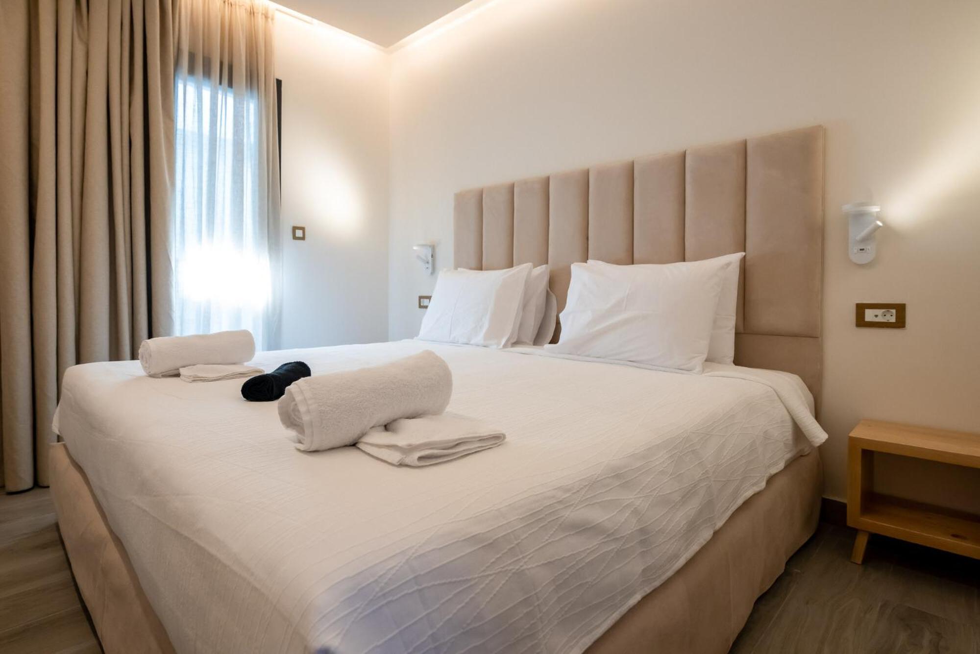 Ocean 11 Hotel สเกียธอสทาวน์ ภายนอก รูปภาพ